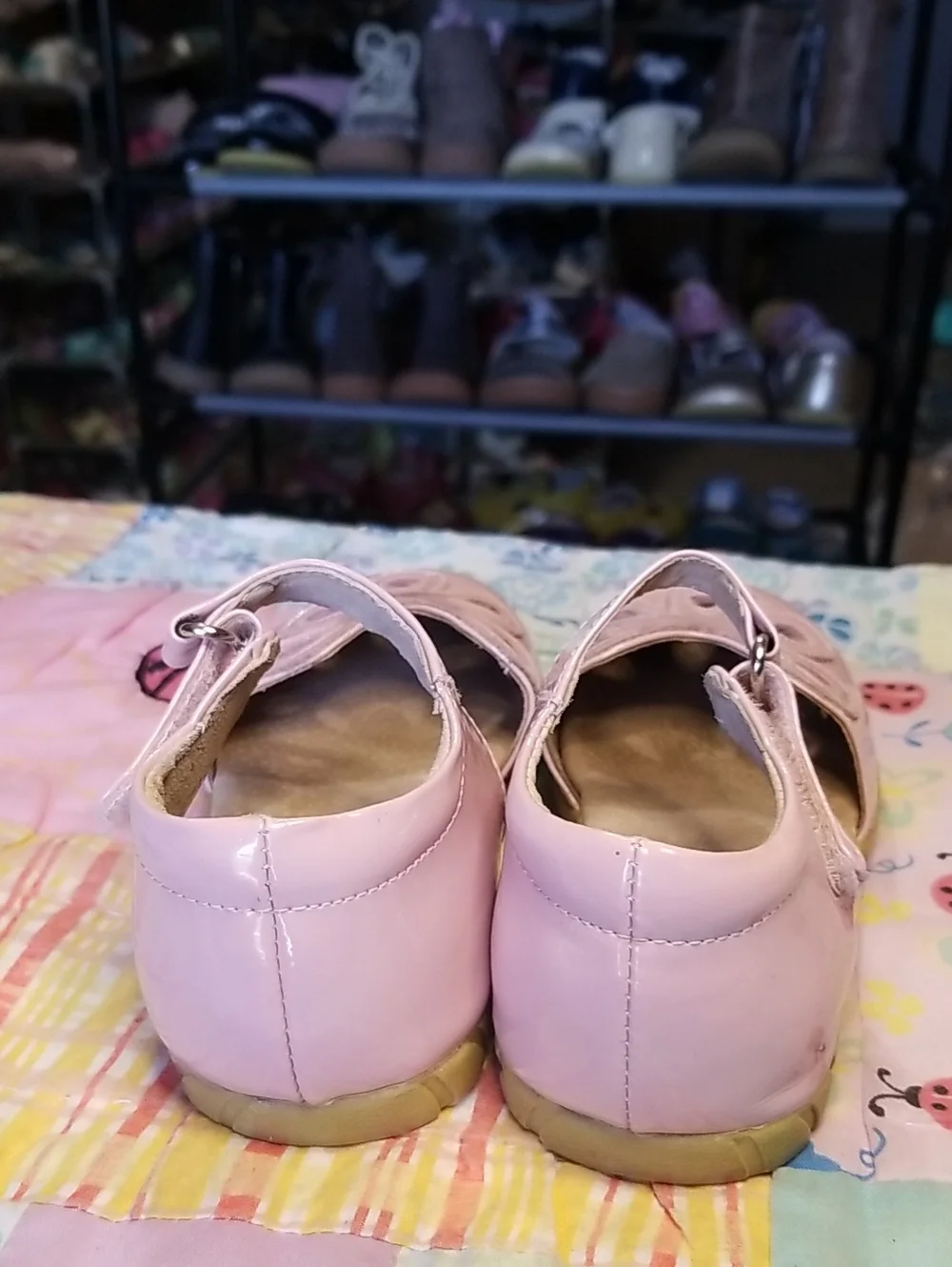 Livie & Luca Patent Leather Mary Janes Size 11 Petals HTF OG Strap & Wavy Soles